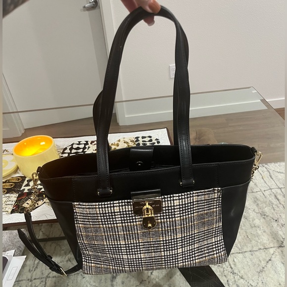 Calvin Klein purse - Picture 4 of 5